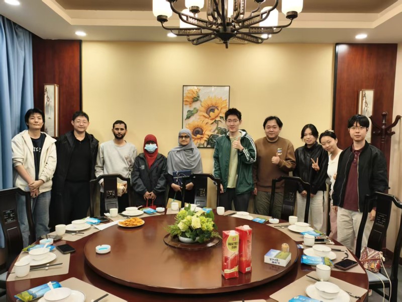 课题组欢送三位巴基斯坦留学生